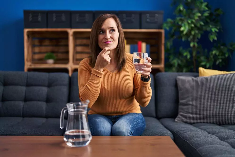 Alkaline Water Benefits and Risks: A Guide to Better Hydration